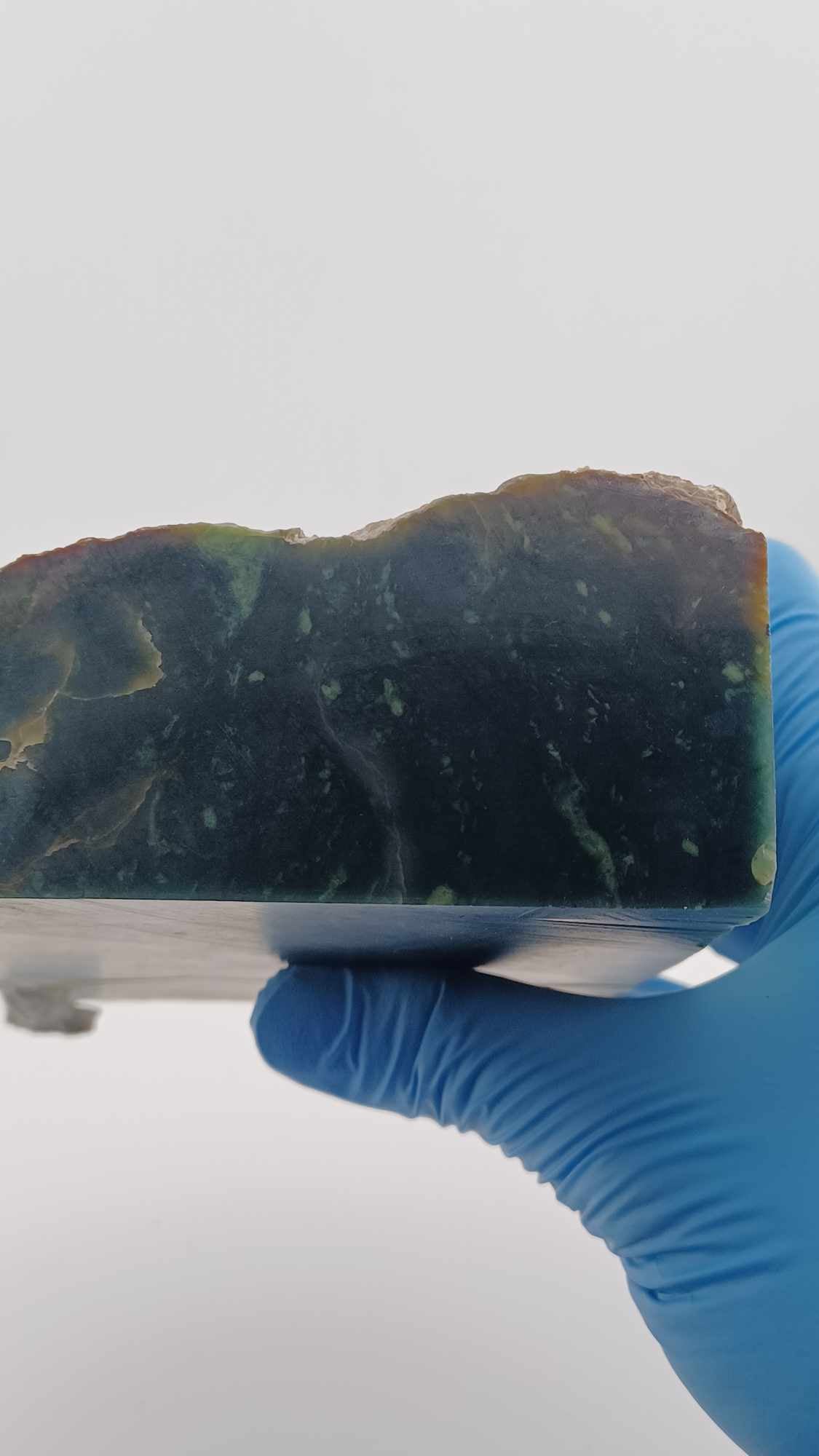 Rare Dark-Blue Nephrite Jade -1.5kg - Bright Green Chromium Spots