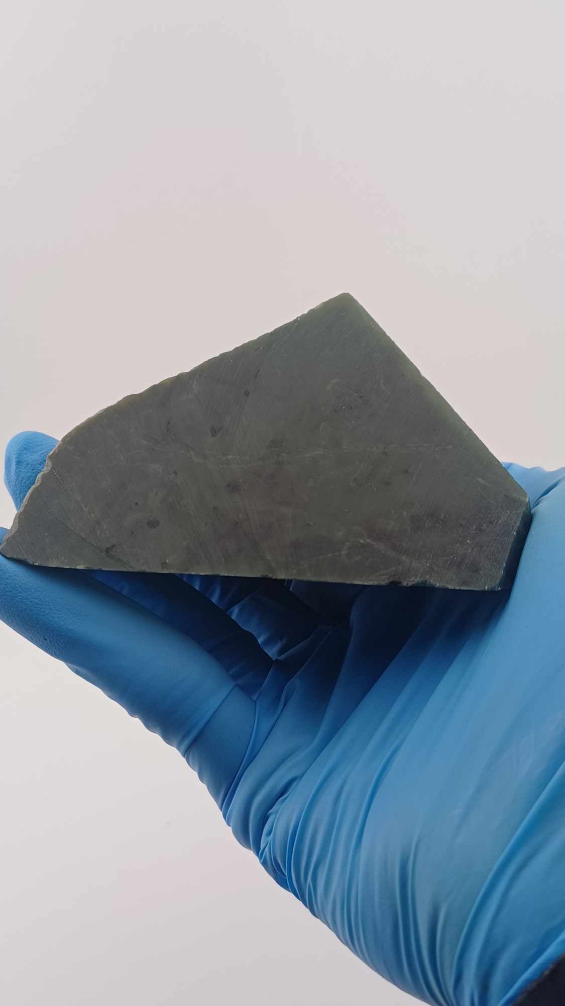 Medium Dark Green Nephrite Jade Pyramid-cut - 373g - Grade B