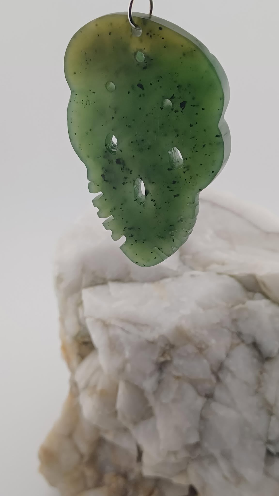 High Quality Nephrite Jade Facemask Necklace - New Zealand/Māori Inspired