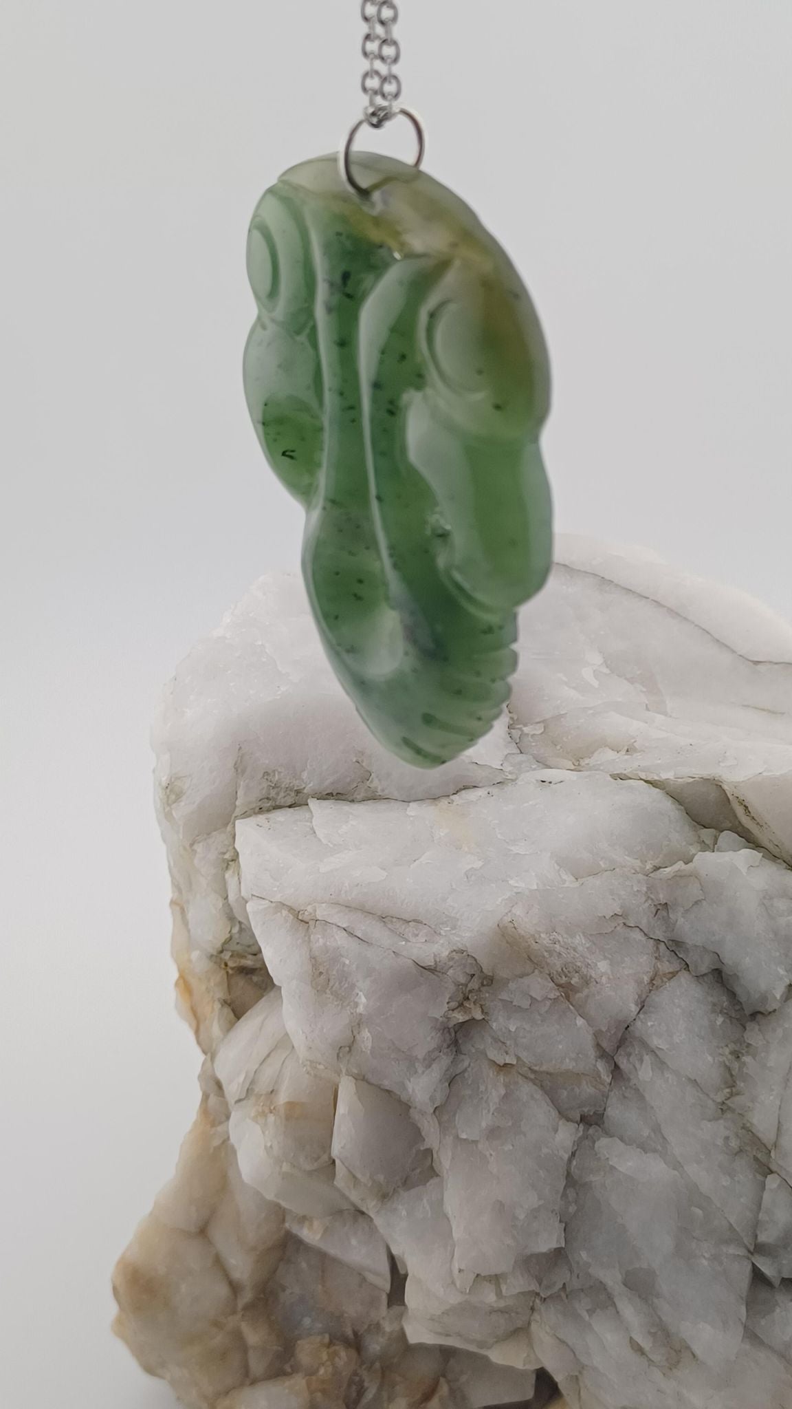 High Quality Nephrite Jade Facemask Necklace - New Zealand/Māori Inspired
