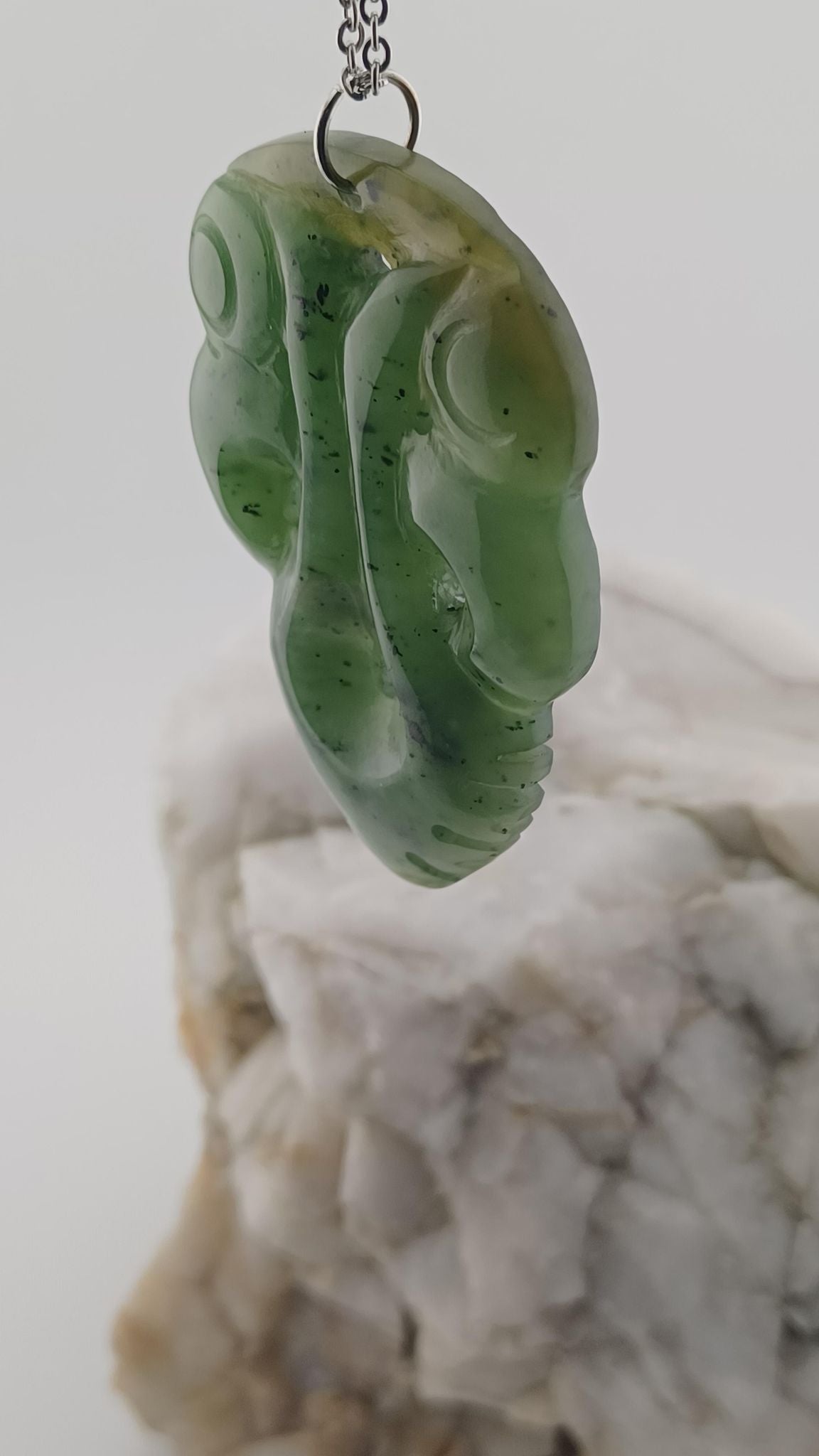 High Quality Nephrite Jade Facemask Necklace - New Zealand/Māori Inspired