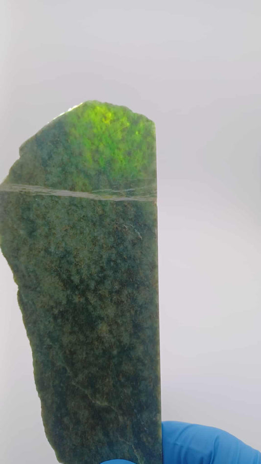 Grade-B Wyoming Light Green Nephrite Jade – 92g