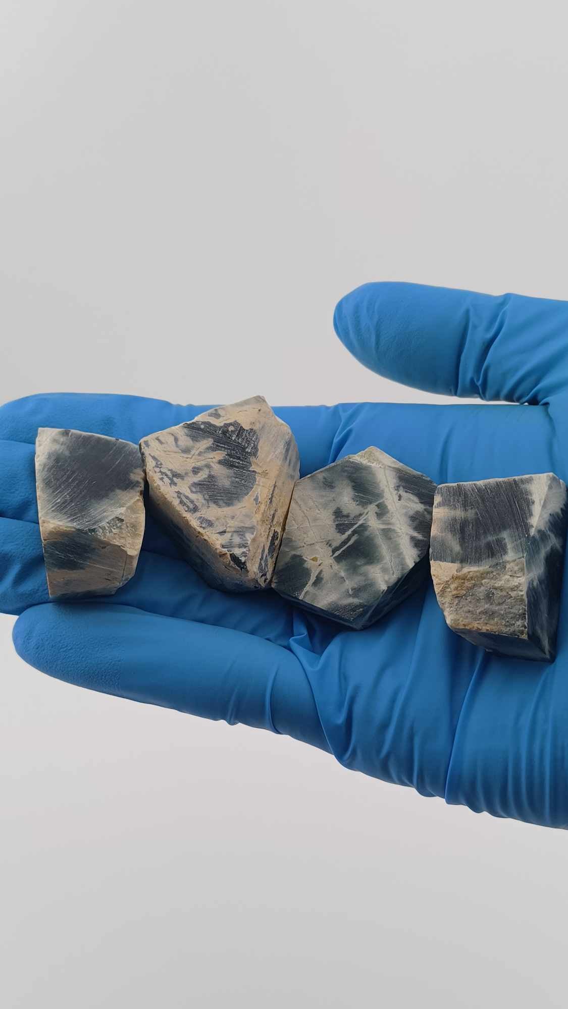 Dark-Blue Guatemalan Rough Jadeite - x4 pieces - 109g Grade B